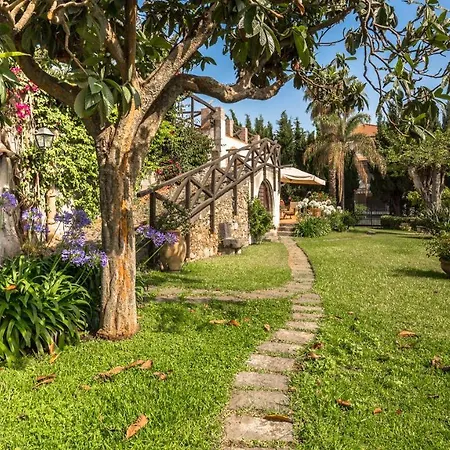 Holiday home Archirafi Garden