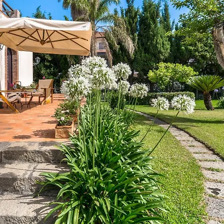 Holiday home Archirafi Garden